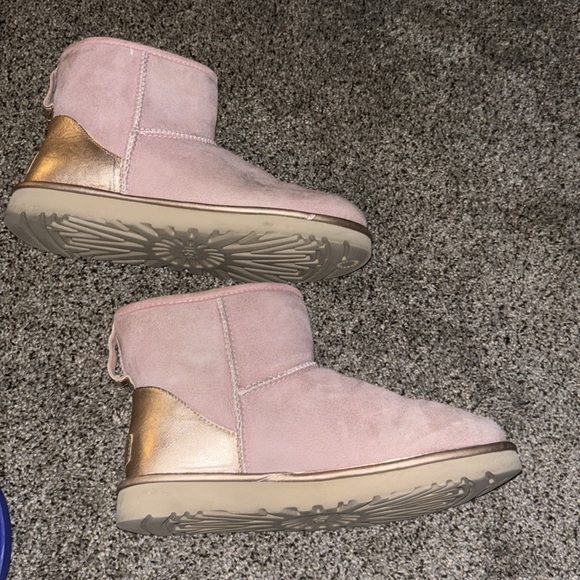 Pink Uggs - Picture 5 of 5